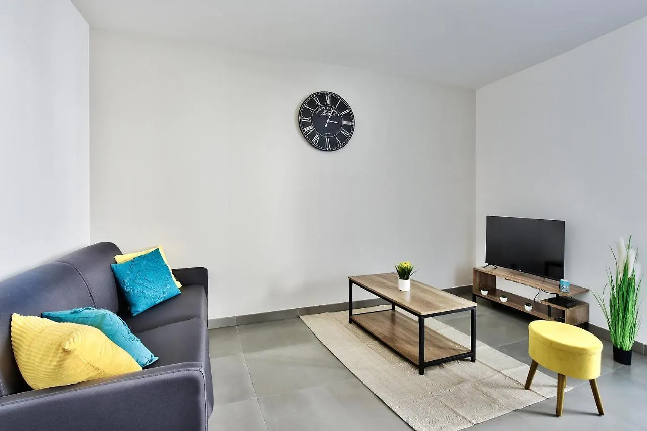 Appartement Le Spacieux Lyonnais Вийёрбан 0*,  Франция